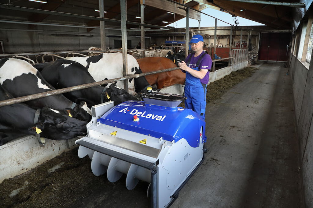 Futteranschieberoboter von DeLaval steuern